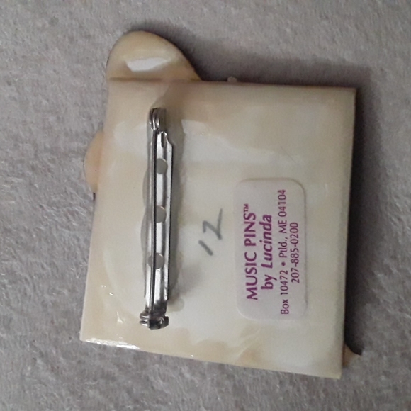 House Of Lucinda Brooch - Picture 2 of 3